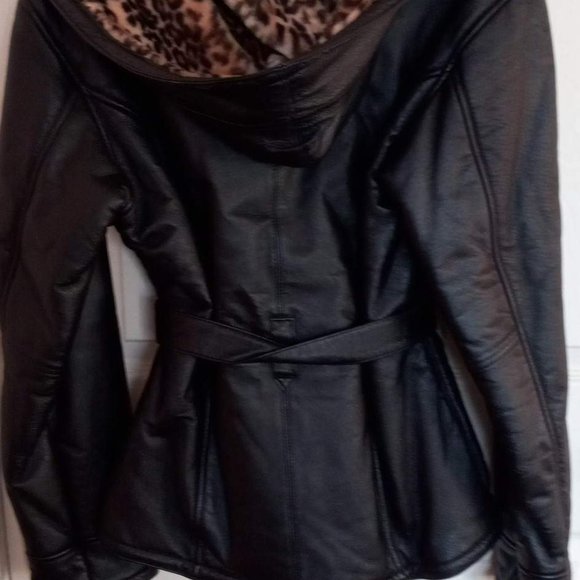 Wilsons Leather Black Jacket with Leopard Print Collar - Picture 6 of 8